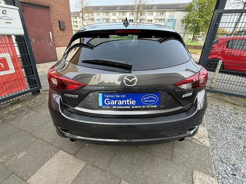 Gebraucht Mazda 3 Exclusive-Line 120 PS (88 kW) 2017 Matrixgrau metallic Limousine
