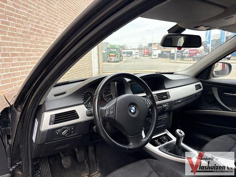 Gebraucht BMW 316 122 PS (89 kW) 2009 Schwarz Kombi