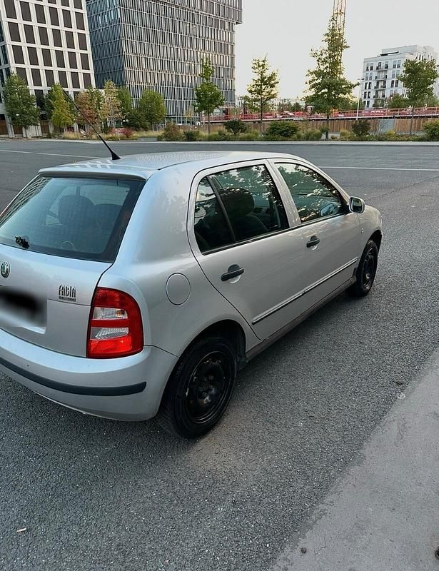 Gebraucht Skoda Fabia 74 PS (54 kW) 2004 Silber Kleinwagen