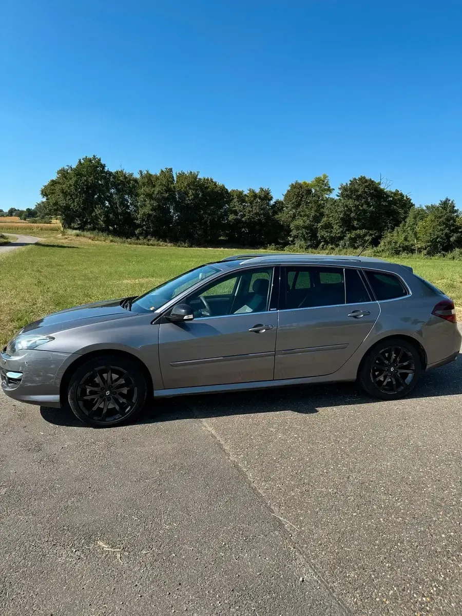 Gebraucht Renault Laguna III 150 PS (110 kW) 2011 Braun Kombi
