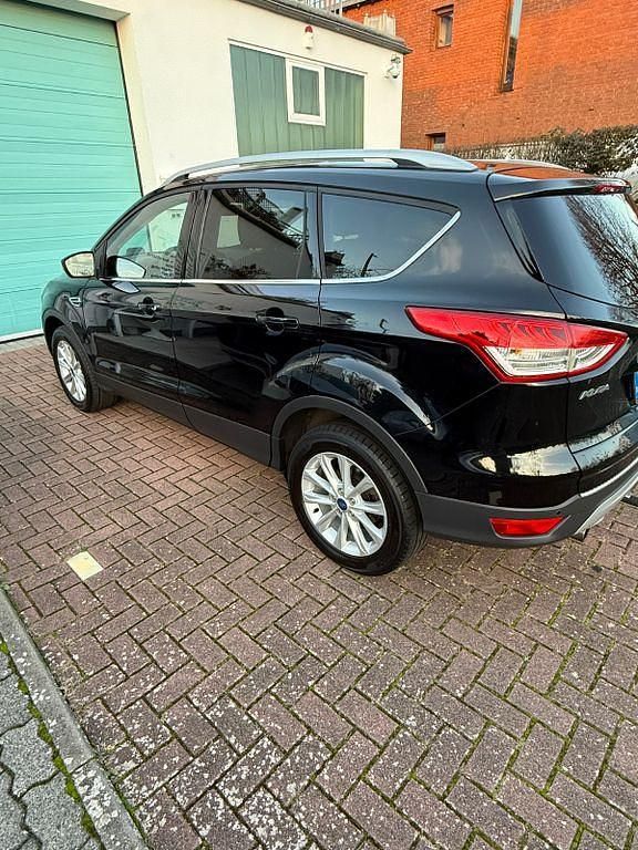 Gebraucht Ford Kuga Titanium 182 PS (133 kW) 2015 Schwarz SUV