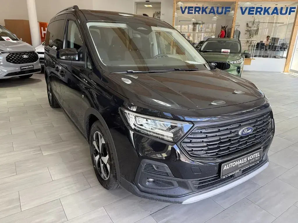 Neu Ford Grand Tourneo Connect Active 150 PS (110 kW) 2026 Schwarz Van / Kleinbus