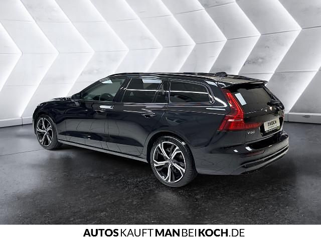 Gebraucht Volvo V60 145 PS (106 kW) 2025 Kombi
