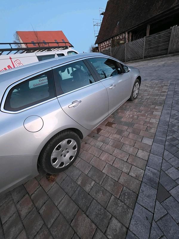 Usata Opel Astra 165 CV (121 kW) 2012 Grigio Station wagon