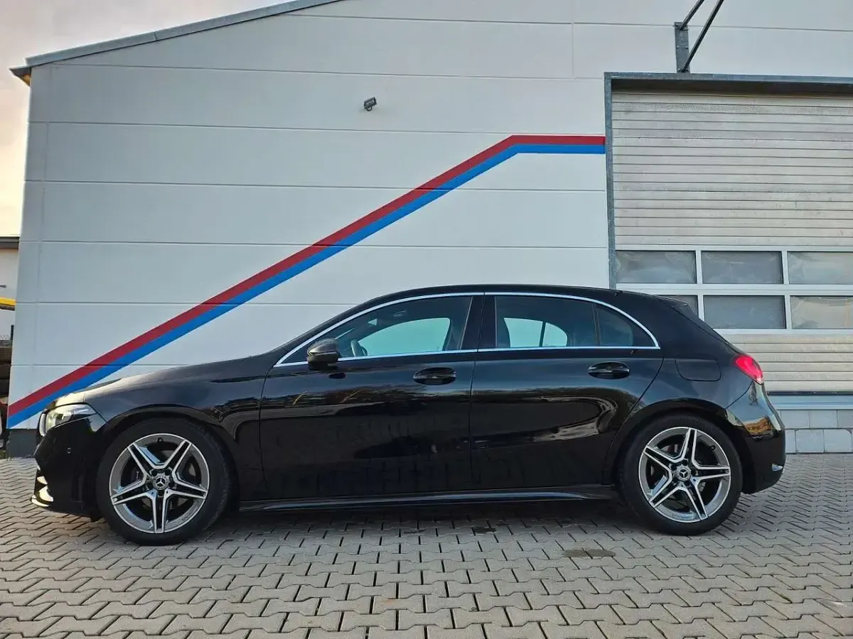 Gebraucht Mercedes A200 AMG line 163 PS (119 kW) 2018 Schwarz Limousine