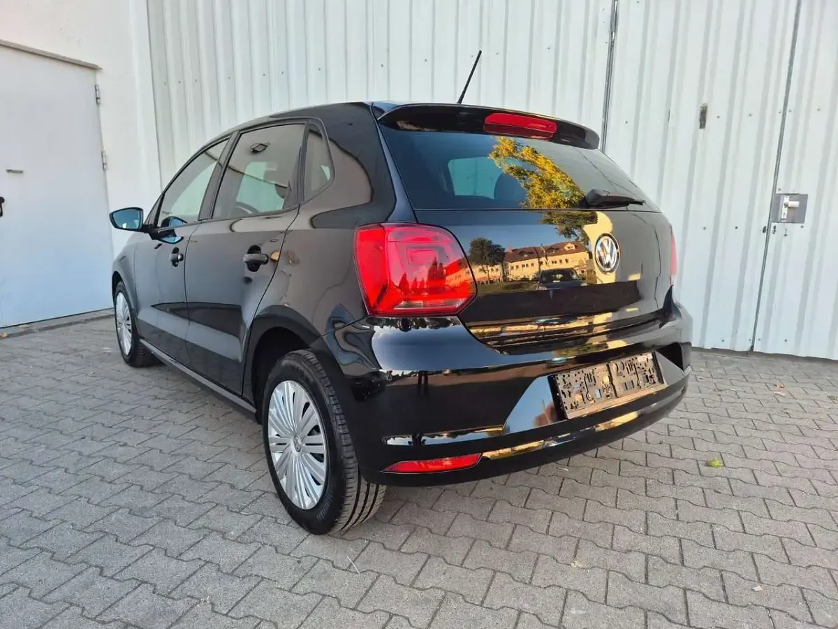 Gebraucht VW Polo Trendline 60 PS (44 kW) 2016 Schwarz Limousine