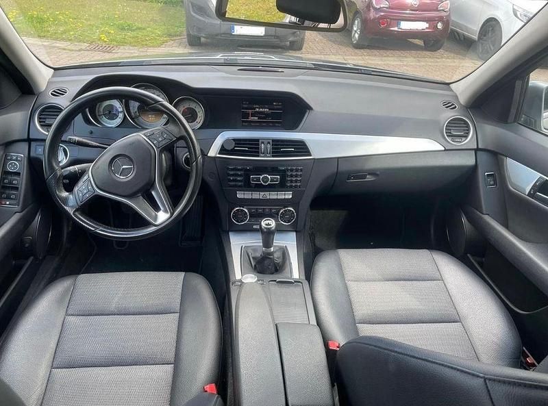 Gebraucht Mercedes C200 Avantgarde 184 PS (135 kW) 2012 Grau Limousine