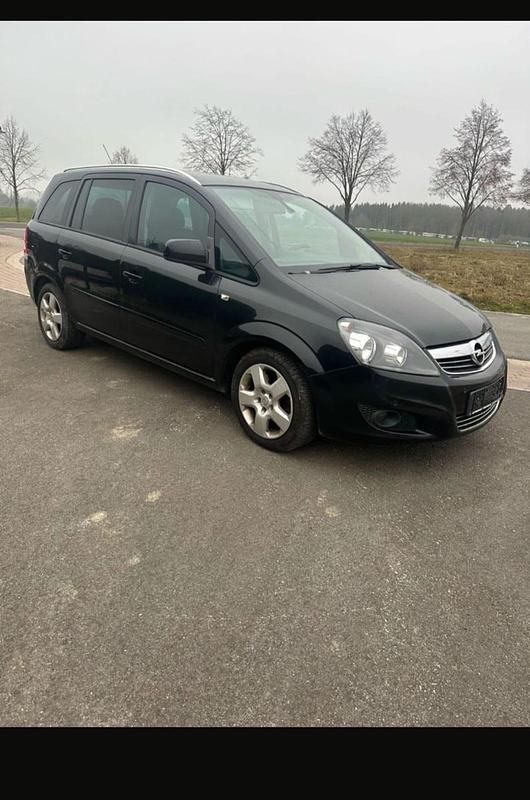 Schwarz Gebraucht 2012 Opel Zafira Van / Kleinbus | 2.600 € (Guter Preis) - Bild 1/4