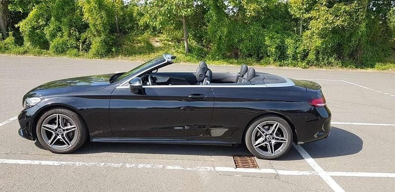 Gebraucht Mercedes C200 AMG line 184 PS (135 kW) 2019 Schwarz Cabrio