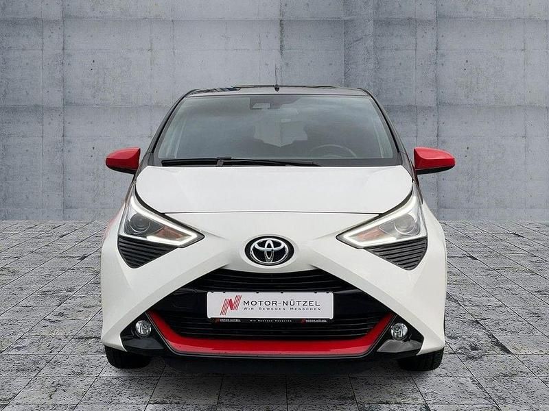 Gebraucht Toyota Aygo 72 PS (52 kW) 2021 Super white Kleinwagen