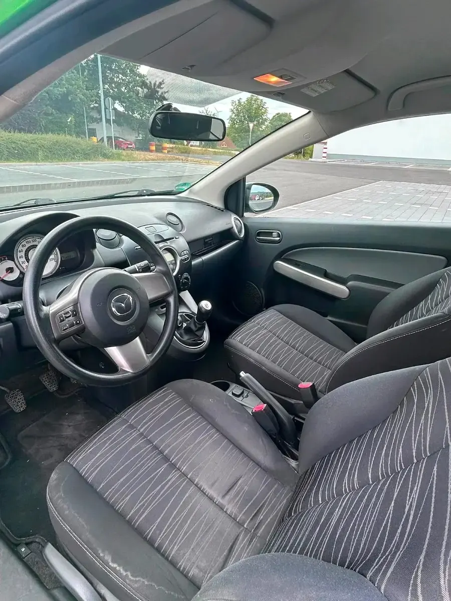 Gebraucht Mazda 2 Independence 86 PS (63 kW) 2010 Grün Kleinwagen