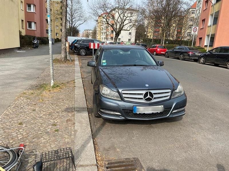 Gebraucht Mercedes C220 Elegance 170 PS (125 kW) 2013 Schwarz Limousine