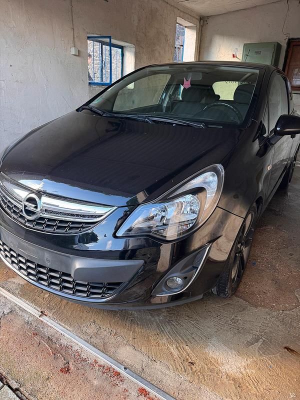 Schwarz Gebraucht 2011 Opel Corsa Color Edition Kleinwagen | 3.500 € (Etwas zu teuer) - Bild 1/4