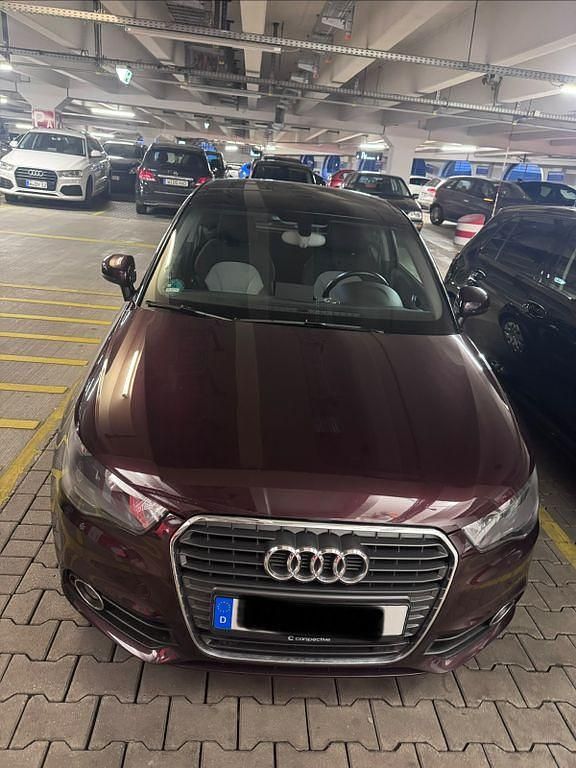 Gebraucht Audi A1 Ambition 122 PS (89 kW) 2011 Rot Kleinwagen