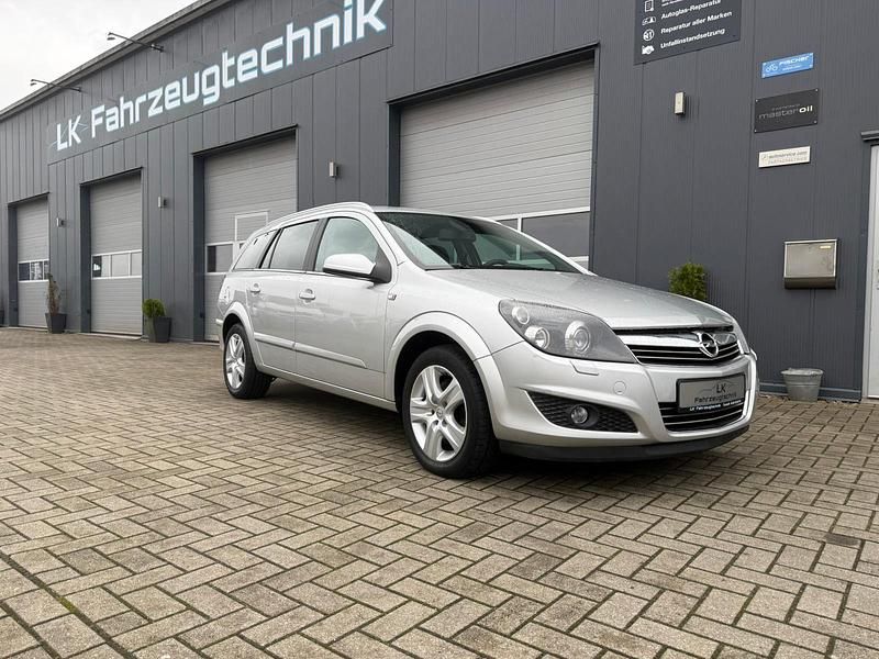Gebraucht Opel Astra Innovation 125 PS (91 kW) 2009 Silber Kombi