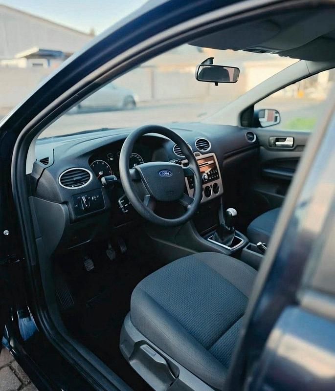 Gebraucht Ford Focus 100 PS (73 kW) 2006 Blau Kombi