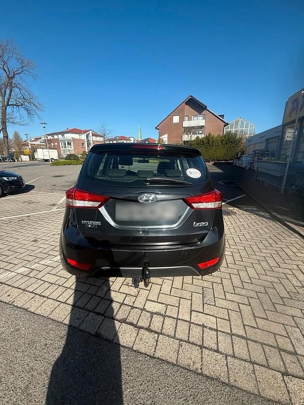 Gebraucht Hyundai ix20 90 PS (66 kW) 2012 Schwarz Kleinwagen
