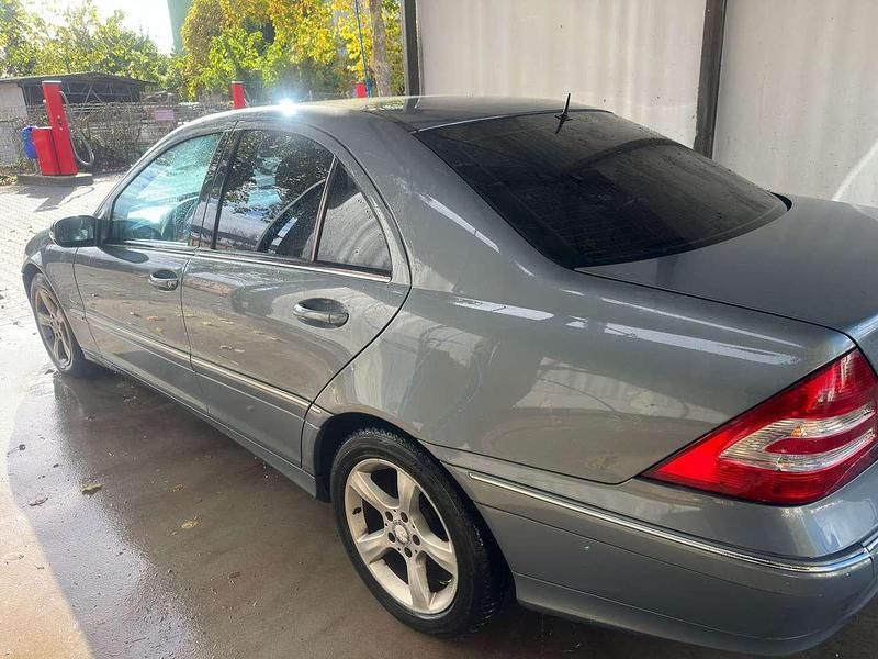 Gebraucht Mercedes 180 143 PS (105 kW) 2006 Grau Limousine