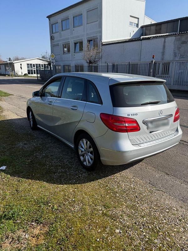 Gebraucht Mercedes B180 109 PS (80 kW) 2012 Van / Kleinbus