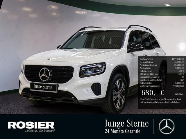 Weiß Gebraucht 2024 Mercedes GLB220 Advanced Plus SUV | 44.790 € - Bild 1/4