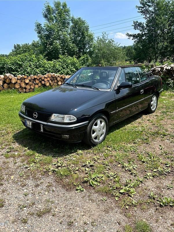 Schwarz Gebraucht 1998 Opel Astra Cabriolet Cabrio | 1.200 € (Superpreis) - Bild 1/4