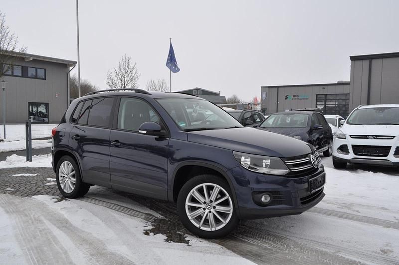 Gebraucht VW Tiguan Trendline 122 PS (89 kW) 2012 Blau SUV
