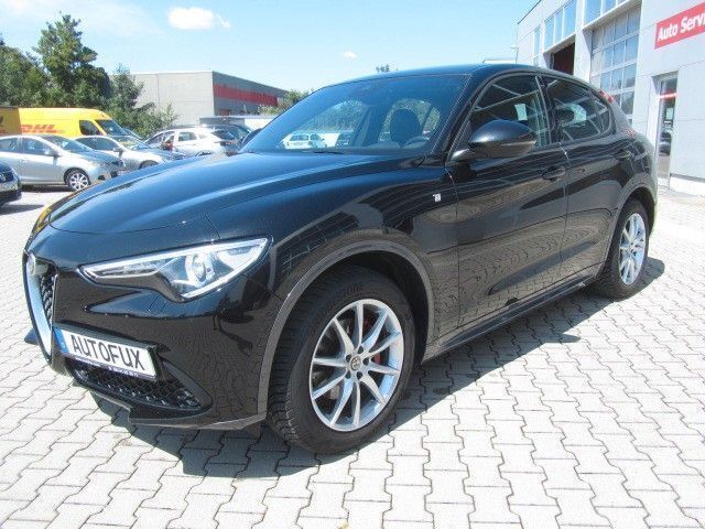 Nero vulcano Gebraucht 2022 Alfa Romeo Stelvio Ti SUV | 30.900 € - Bild 1/4