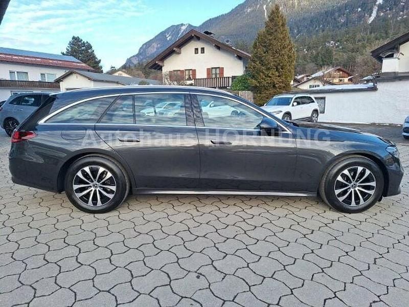 Gebraucht Mercedes E200 204 PS (150 kW) 2025 Grau