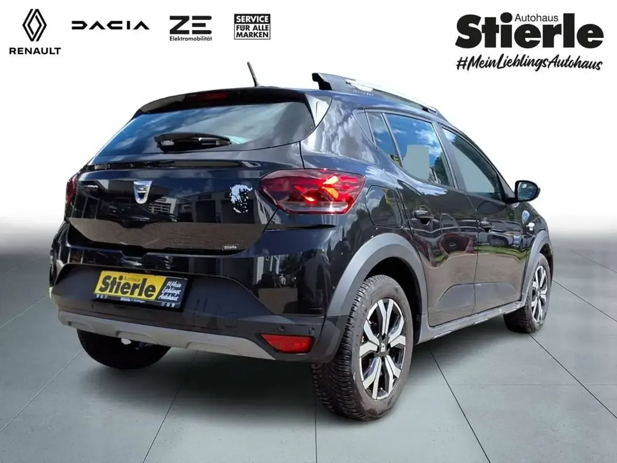 Gebraucht Dacia Sandero Comfort 91 PS (66 kW) 2021 Perlmuttschwarz Kleinwagen