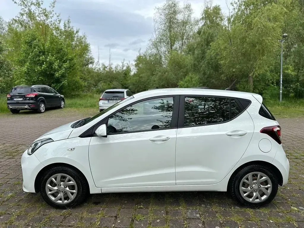 Gebraucht Hyundai i10 67 PS (49 kW) 2019 Weiß Kleinwagen