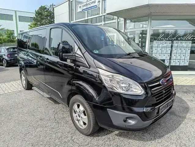 Gebraucht Ford Tourneo Titanium 170 PS (125 kW) 2017 Schwarz Van / Kleinbus