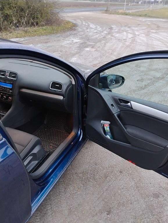 Gebraucht VW Golf VI Team 80 PS (58 kW) 2010 Blau Kleinwagen