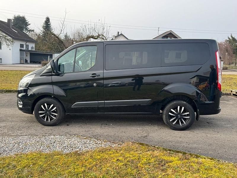 Gebraucht Ford Transit Custom Trend 170 PS (125 kW) 2020 Agate black Kombi