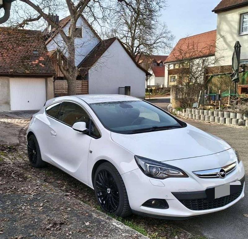 Gebraucht Opel Astra GTC S 200 PS (147 kW) 2014 Weiß Coupé