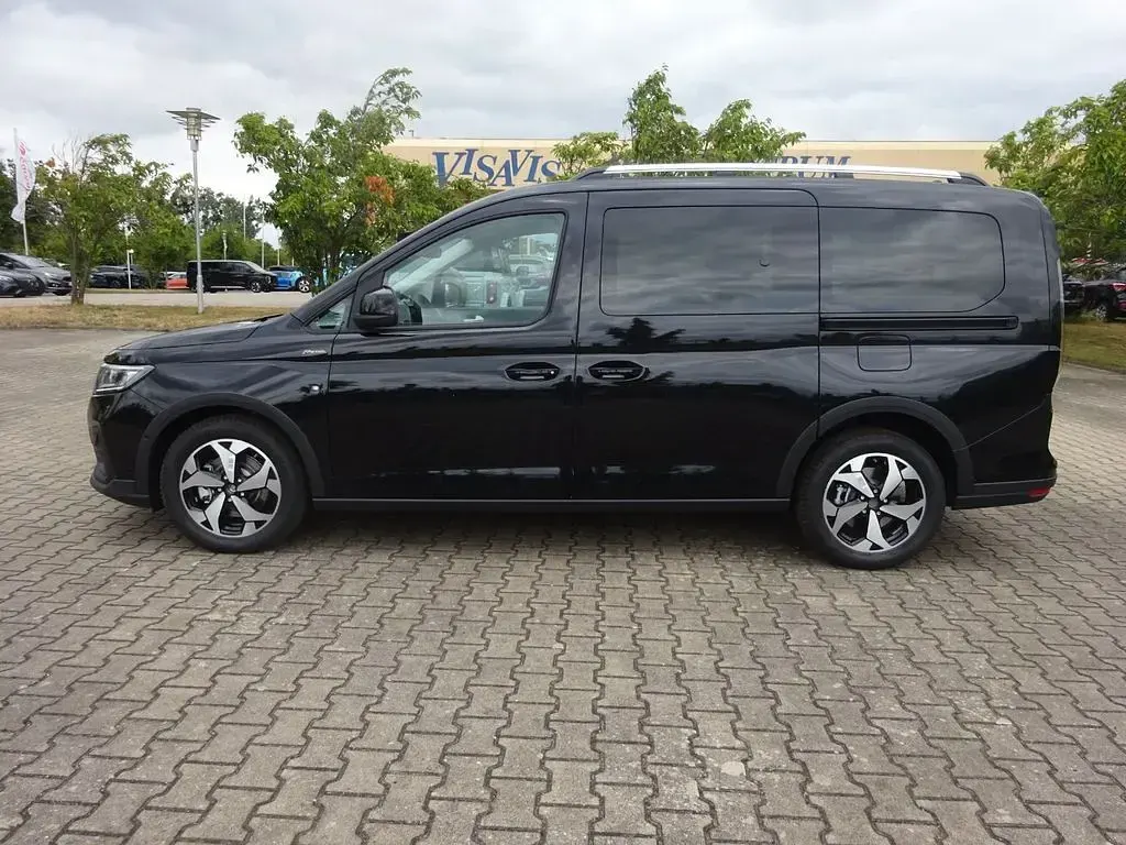 Neu Ford Grand Tourneo Connect Active 122 PS (89 kW) 2026 Schwarz Van / Kleinbus
