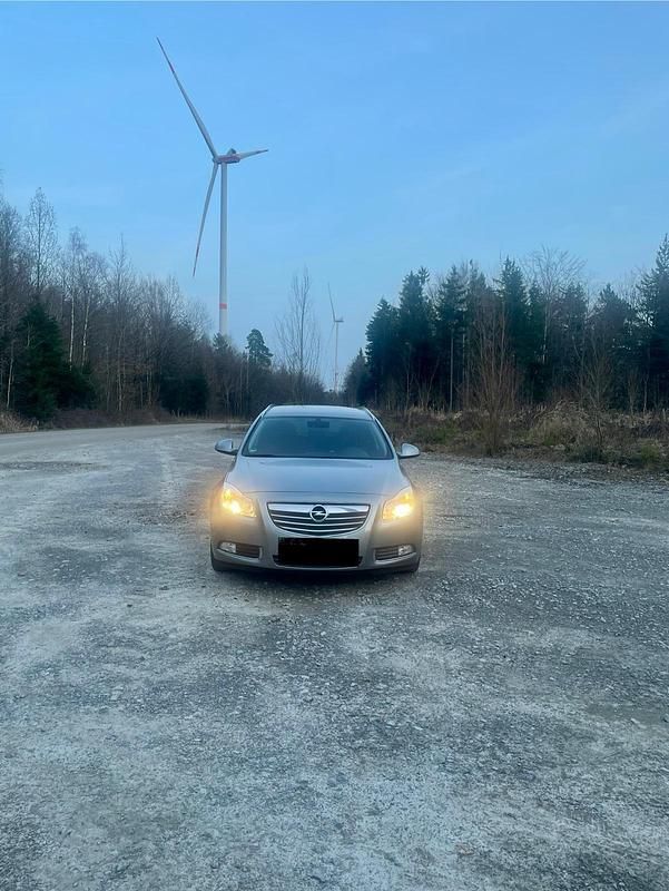 Gebraucht Opel Insignia 160 PS (117 kW) 2012 Blau Kombi