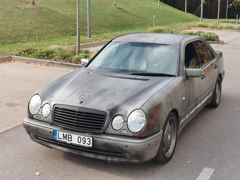 Gebraucht Mercedes E50 AMG AMG 347 PS (255 kW) 1997 Silber Limousine