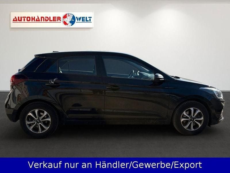 Gebraucht Hyundai i20 101 PS (74 kW) 2018 Schwarz Limousine