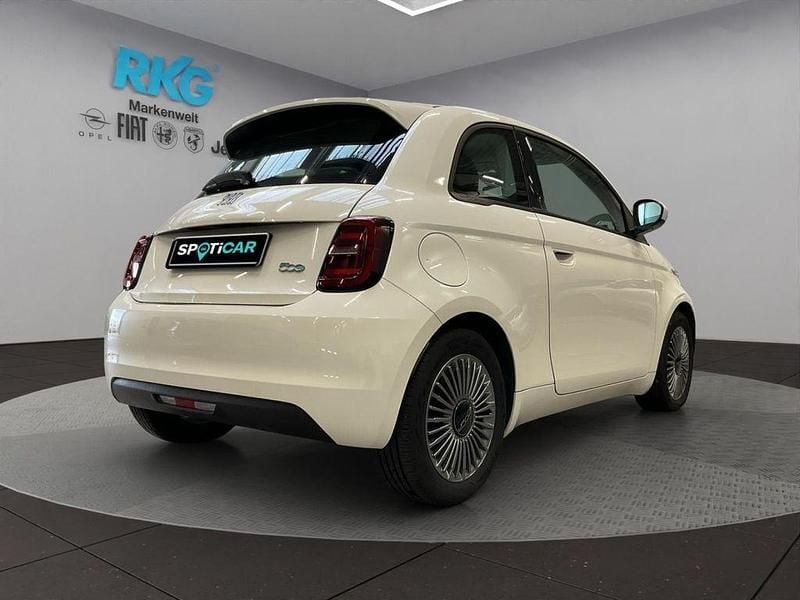 Gebraucht Fiat 500e Connect 86 kW (118 PS) 2023 Weiß Kleinwagen