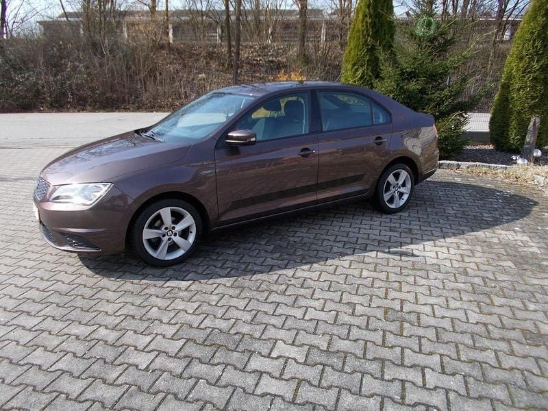 Gebraucht Seat Toledo Style 90 PS (66 kW) 2016 Braun Kleinwagen
