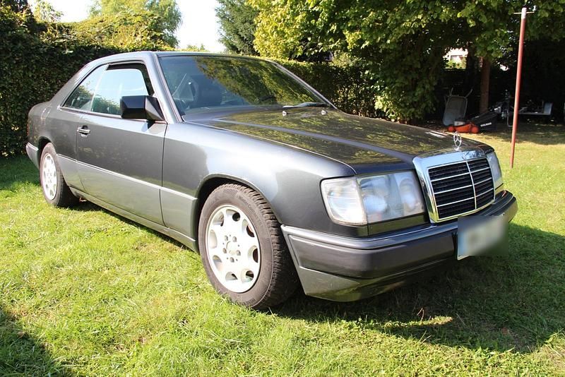 Schwarz Gebraucht 1992 Mercedes 230 Coupé | 7.500 € - Bild 1/4