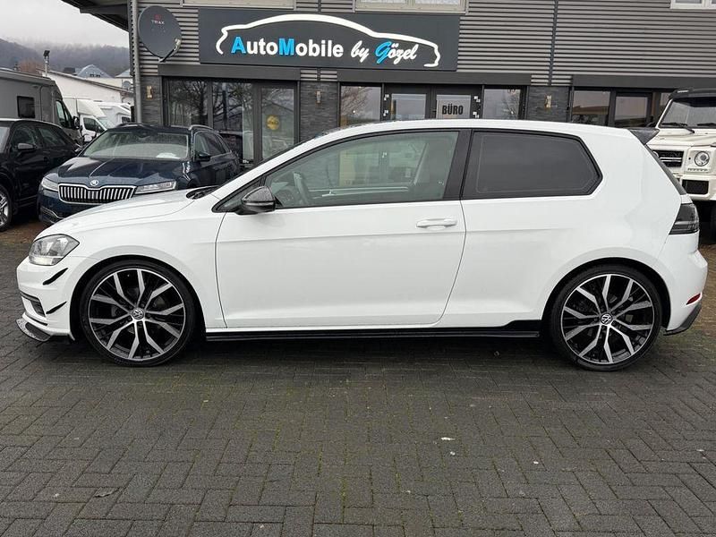 Gebraucht VW Golf VII Trendline 86 PS (63 kW) 2018 Weiß Limousine
