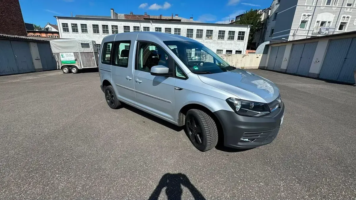 Gebraucht VW Caddy Conceptline 122 PS (89 kW) 2018 Grau Van / Kleinbus
