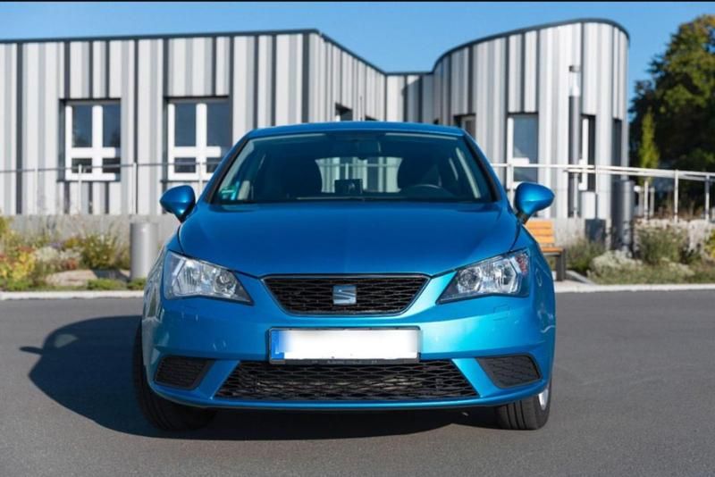 Blau Gebraucht 2014 Seat Ibiza ST Kombi | 6.100 € (Etwas zu teuer) - Bild 1/4