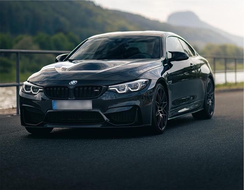 Schwarz Gebraucht 2019 BMW M4 M Performance Coupé | 62.999 € - Bild 1/4