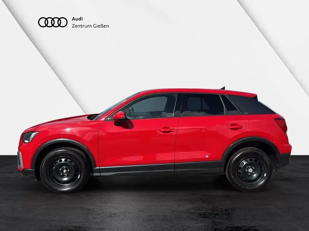 Używany Audi Q2 Advanced 150 KM (110 kW) 2024 Czerwony SUV