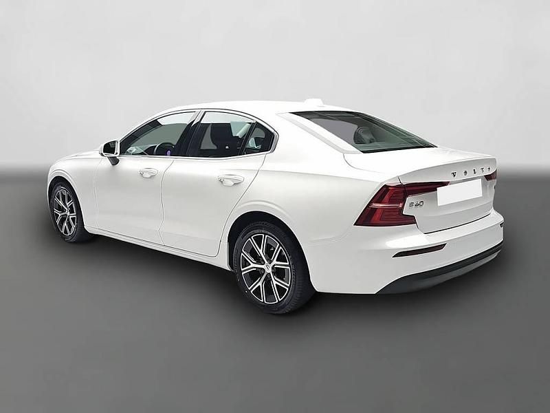 Gebraucht Volvo S60 Core 197 PS (144 kW) 2024 Weiß Limousine