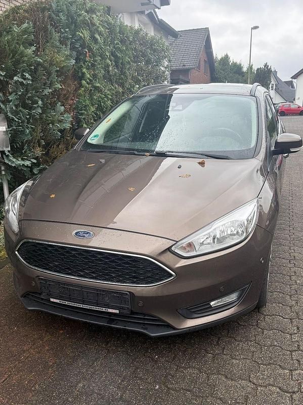 Braun Gebraucht 2017 Ford Focus Business Edition Kombi | 5.999 € (Fairer Preis) - Bild 1/4