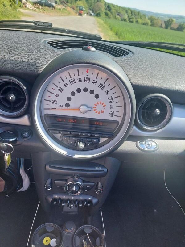 Weiß Gebraucht 2014 Mini One Cabriolet Cabrio | 10.501 € (Fairer Preis) - Bild 1/4