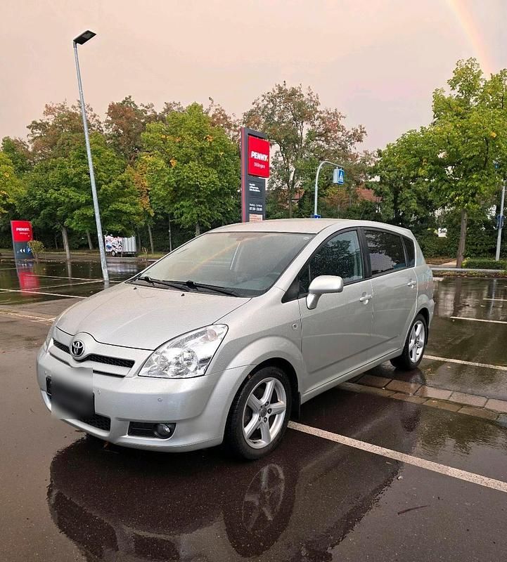 Silber Gebraucht 2006 Toyota Verso Van / Kleinbus | 4.900 € (Etwas zu teuer) - Bild 1/4